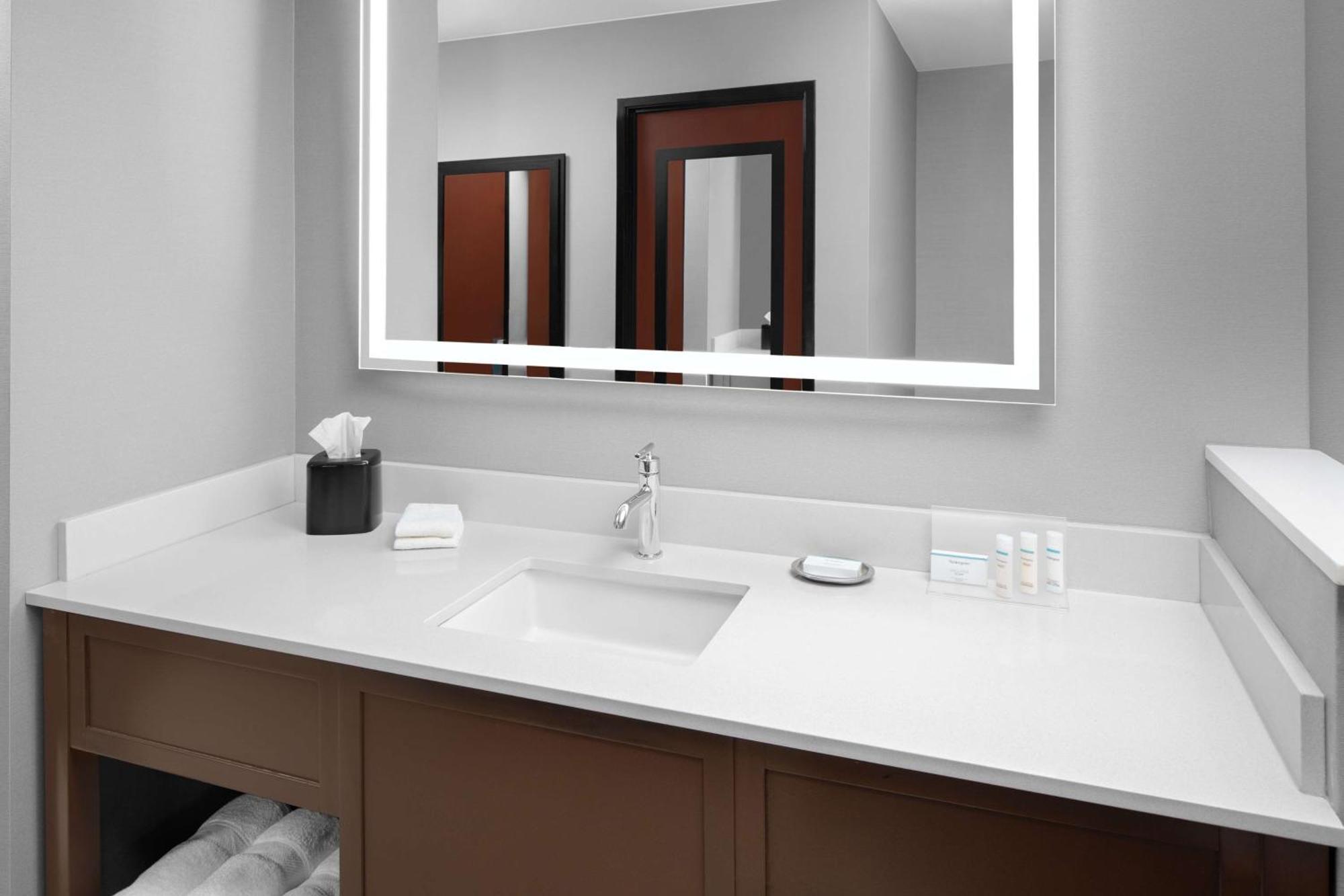 Hampton Inn Phoenix - Biltmore Zewnętrze zdjęcie