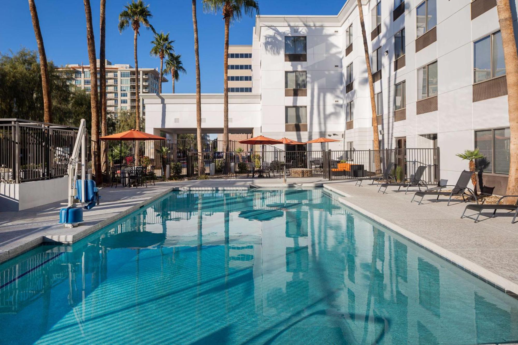 Hampton Inn Phoenix - Biltmore Zewnętrze zdjęcie